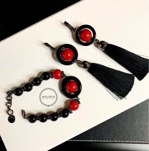 Серьги кисти красное и черное